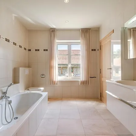 Hébergement de vacances Huswell - Authentic Serene Vacation Hideaway With Pond