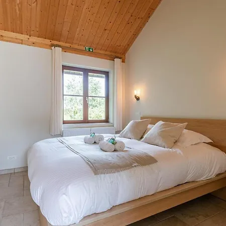 Huswell - Authentic Serene Vacation Hideaway With Pond
