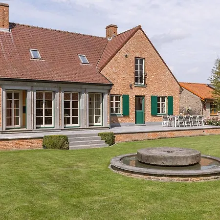 Huswell - Authentic Serene Vacation Hideaway With Pond