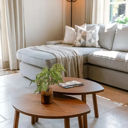 Huswell - Authentic Serene Vacation Hideaway With Pond Harelbeke